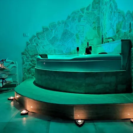 Rhaele Таранто