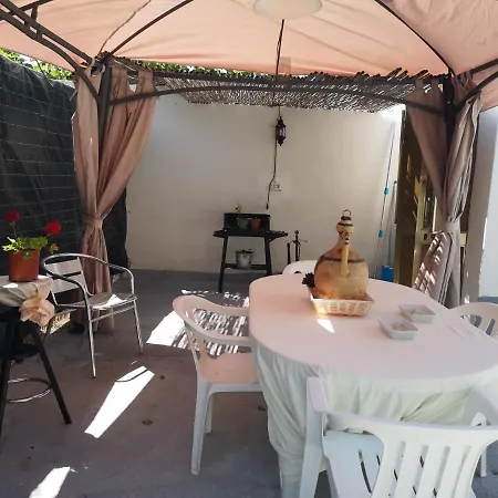 Rhaele וילה טאראנטו